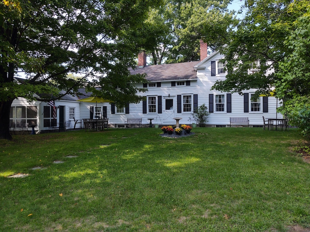 1805 House Bed and Breakfast