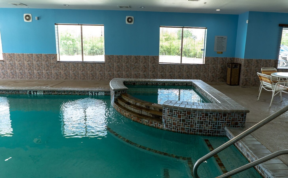 Rivers  Inn & Suites