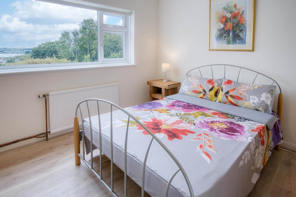 Longview - 4 Bedroom Holiday Home - Pembroke Dock