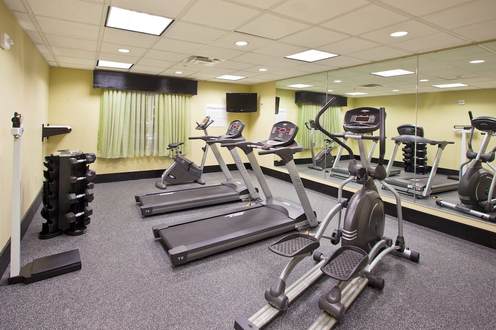 Waycross Vacations - Holiday Inn Express Hotel  Suites Waycross, an IHG Hotel - Property Image 1