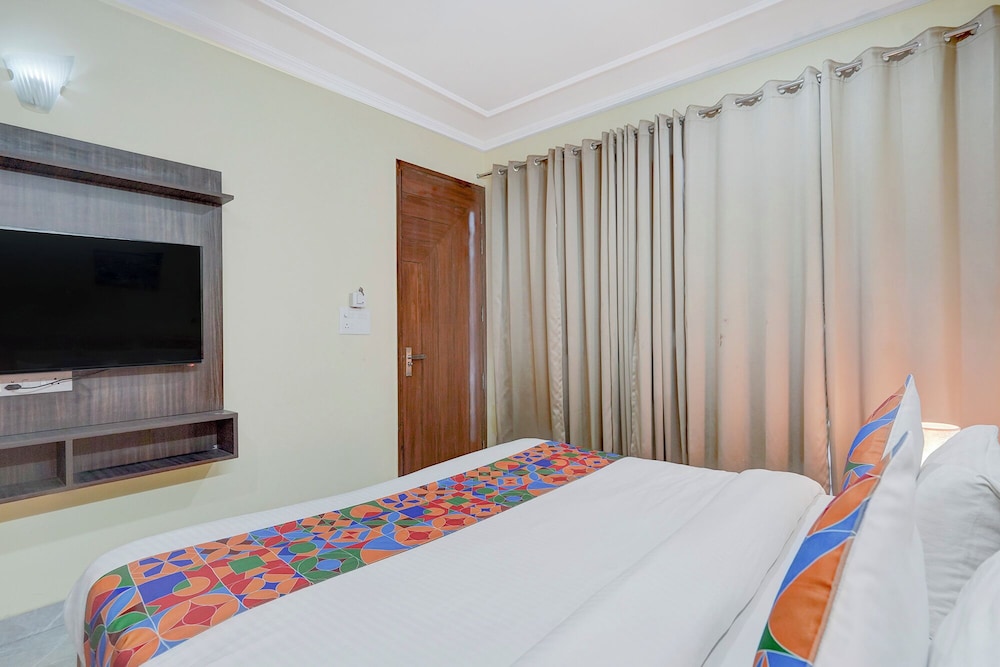 Fabhotel Rush Residency