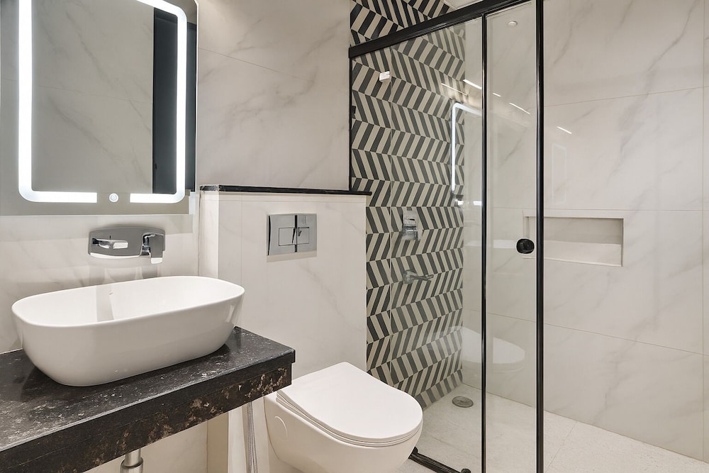 Hotel Grand Shalimar by JMD Group