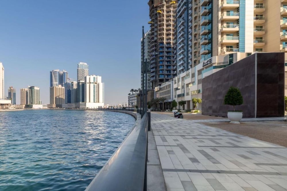 Maison Privee - Superior Apt in Business Bay w/ Dubai Canal Views