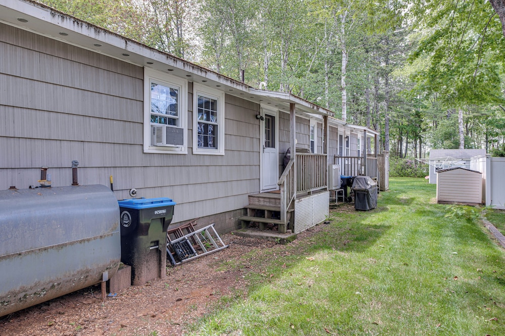 Walk to Goose Rocks Beach: Quiet Townhome w/ Patio