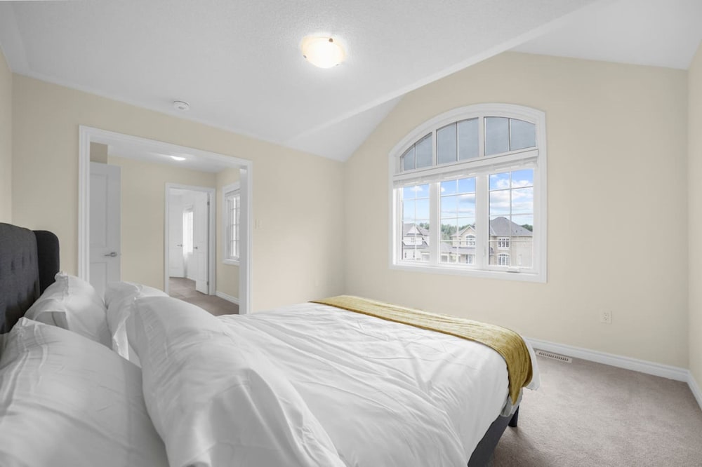 Prime Peterborough 5BR Newly Renovated Home