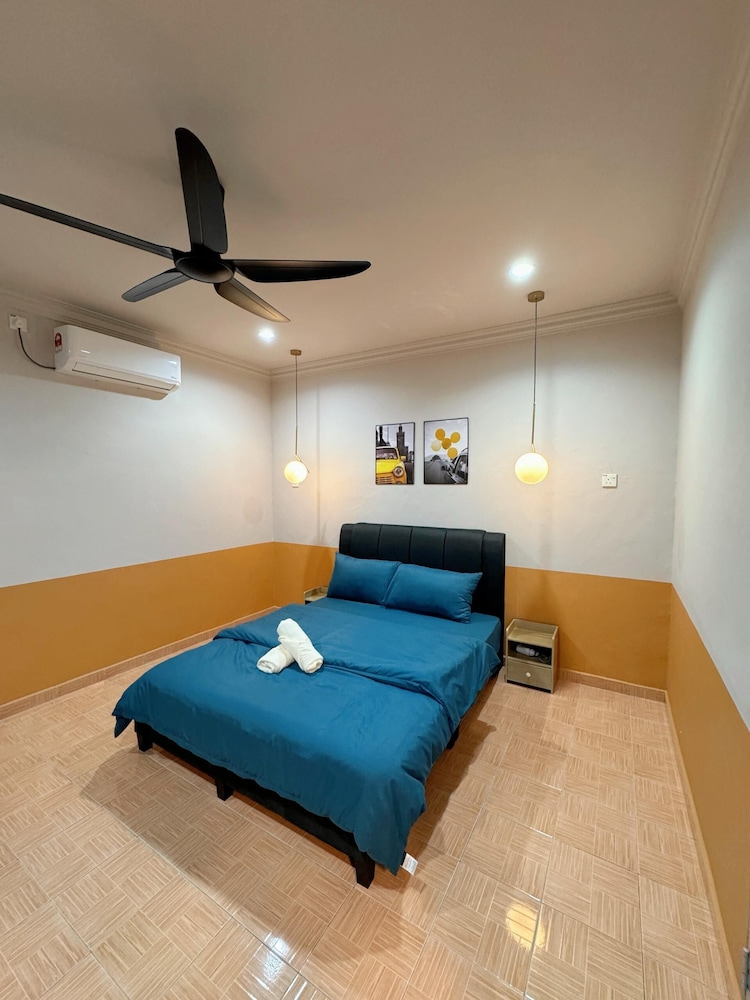 Comfy Tok Sira Home Kuantan 5 BR