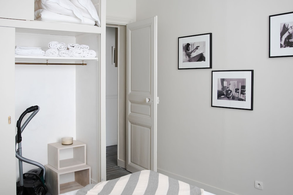 1BR Near Eiffel & Les Invalides