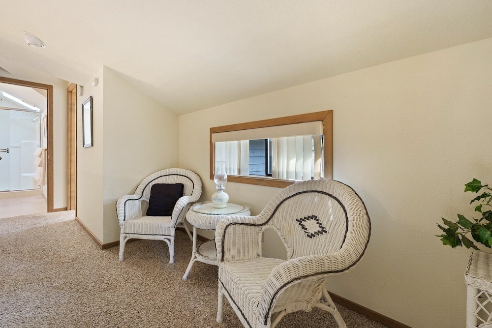 Blue Goose 16 4 Bedroom Home