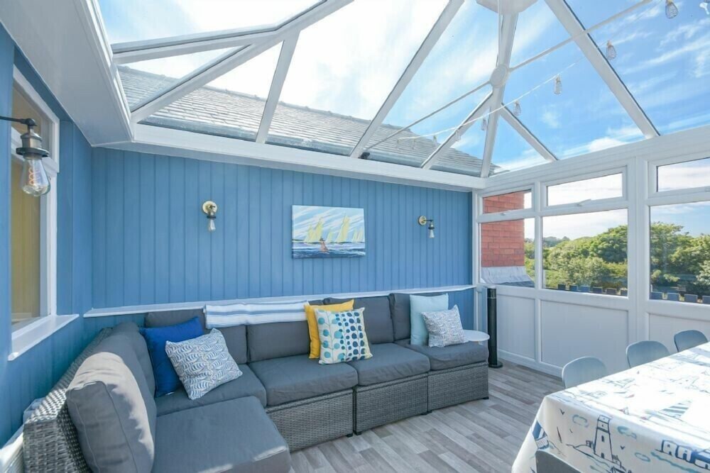 Dolphin Stone Lodge