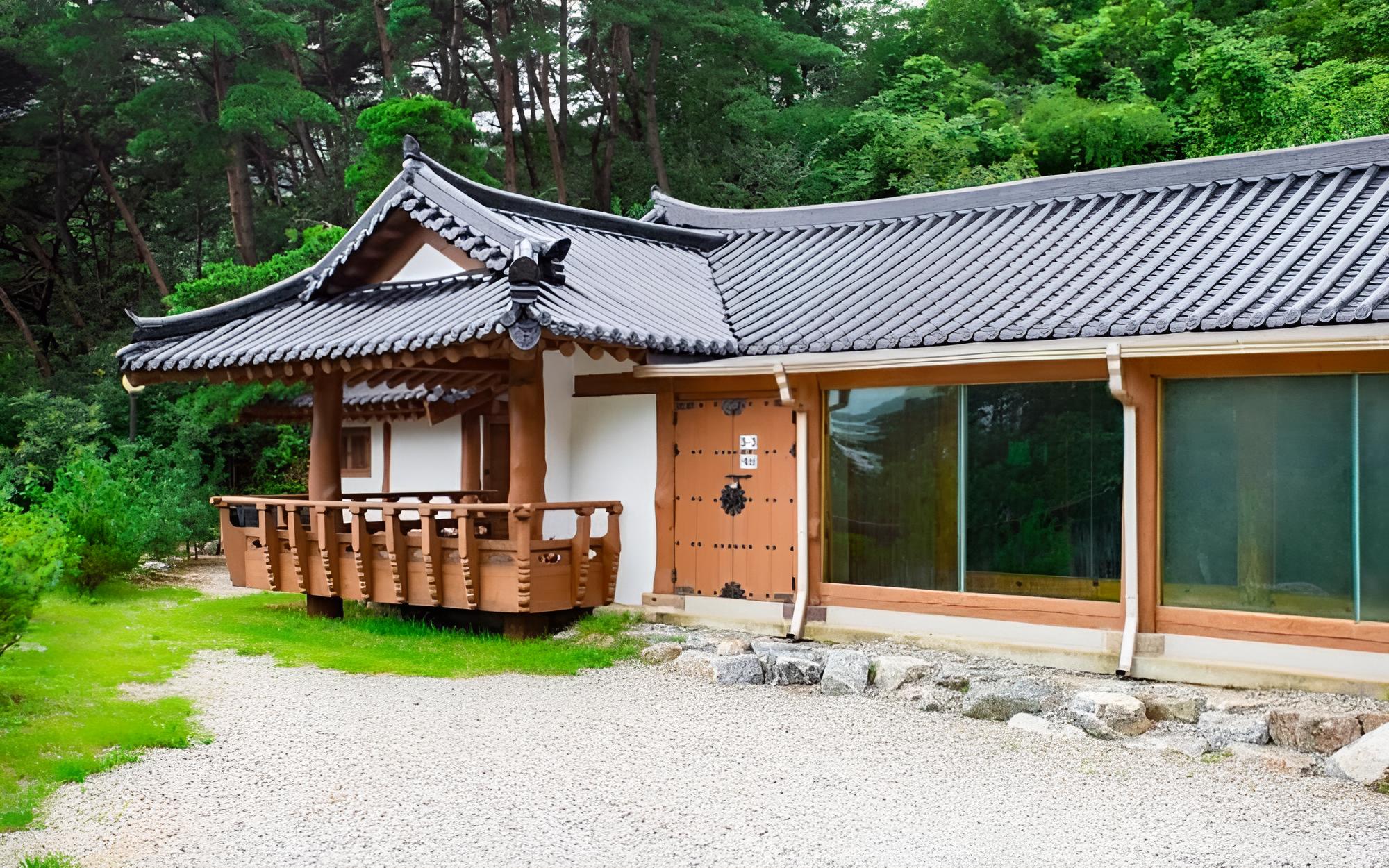Chungju Solnaeeum Hanok Pension view 2