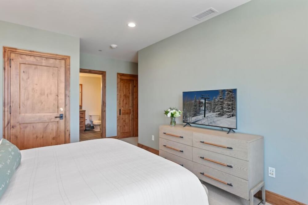 305 - Three Bedroom Shooting Star 3 Condo