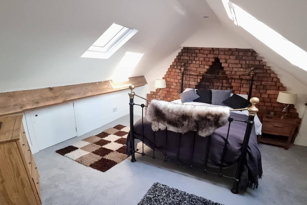 4 Bed Townhouse-sleeps 7-garden-pets-valley View view 4
