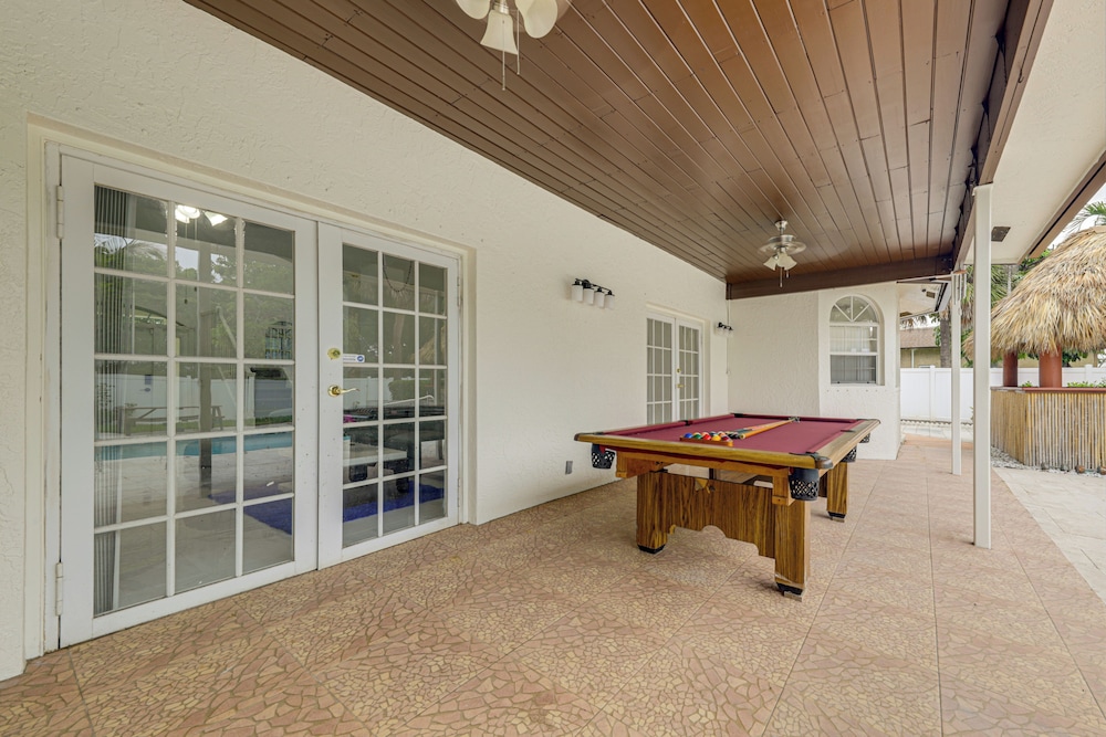 Swim, Barbecue & Game: Home 4 Mi to Pompano Beach!