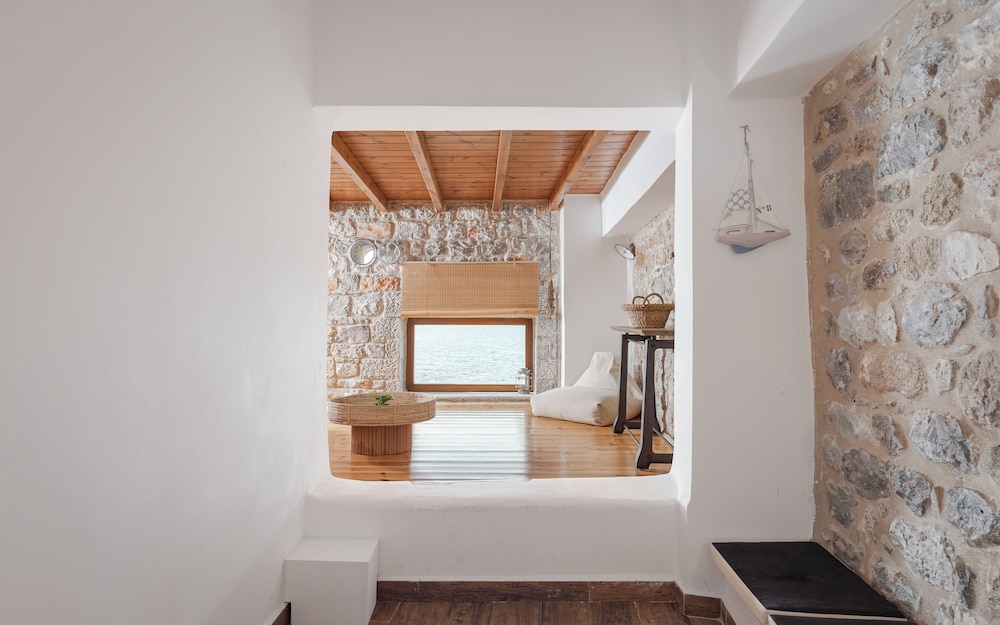 Aura Seafront Villa
