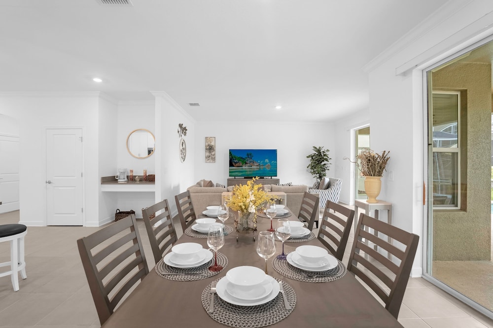 Upstay - NEW Build at Championsgate With Pool Spa view 5