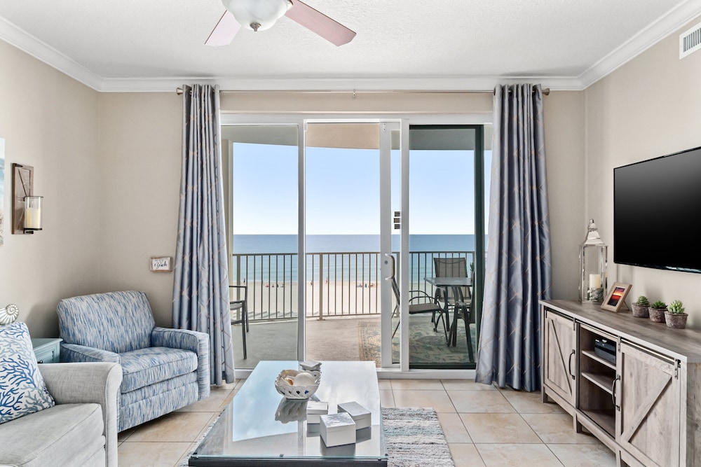 Twin Palms by Book That Condo
