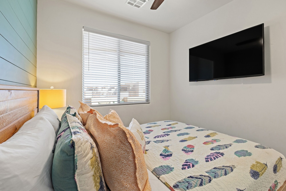 Grand Coral Estate 6 Bedroom Townhouse