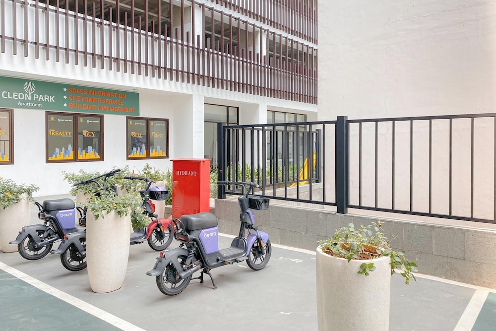 Spacious And Homey Studio At Cleon Park Apartment view 3