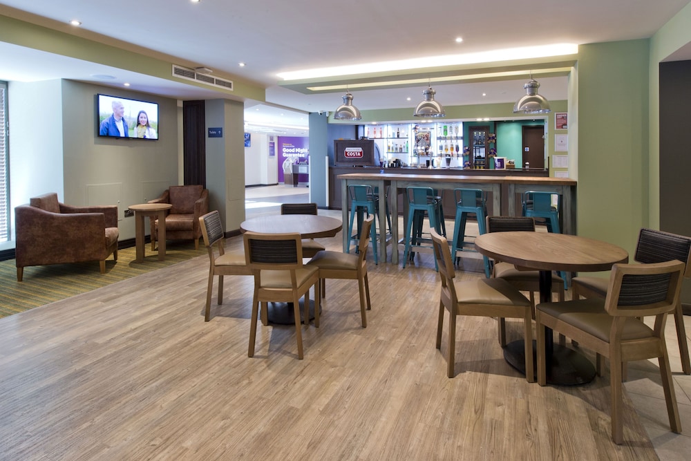 Premier Inn Edinburgh Cc York Place/St James Quarter - Image 4