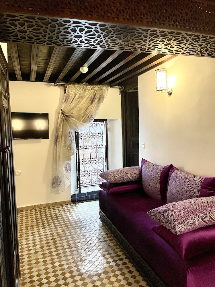 Le Grand Alcazar — 9