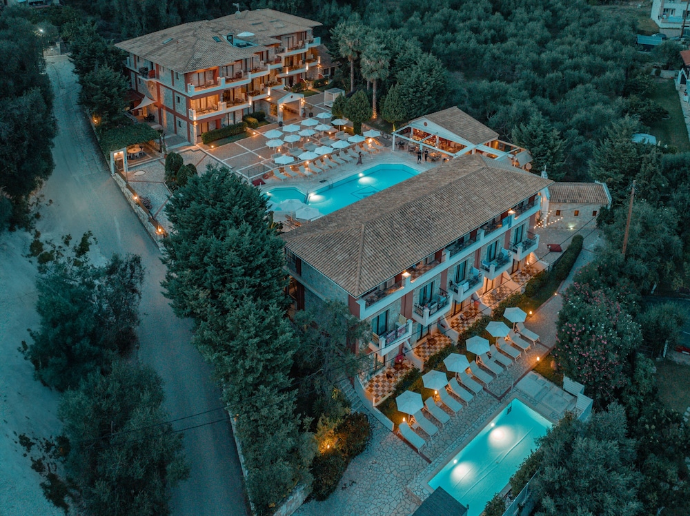 Hotel Dracos Apartotel - Image 1