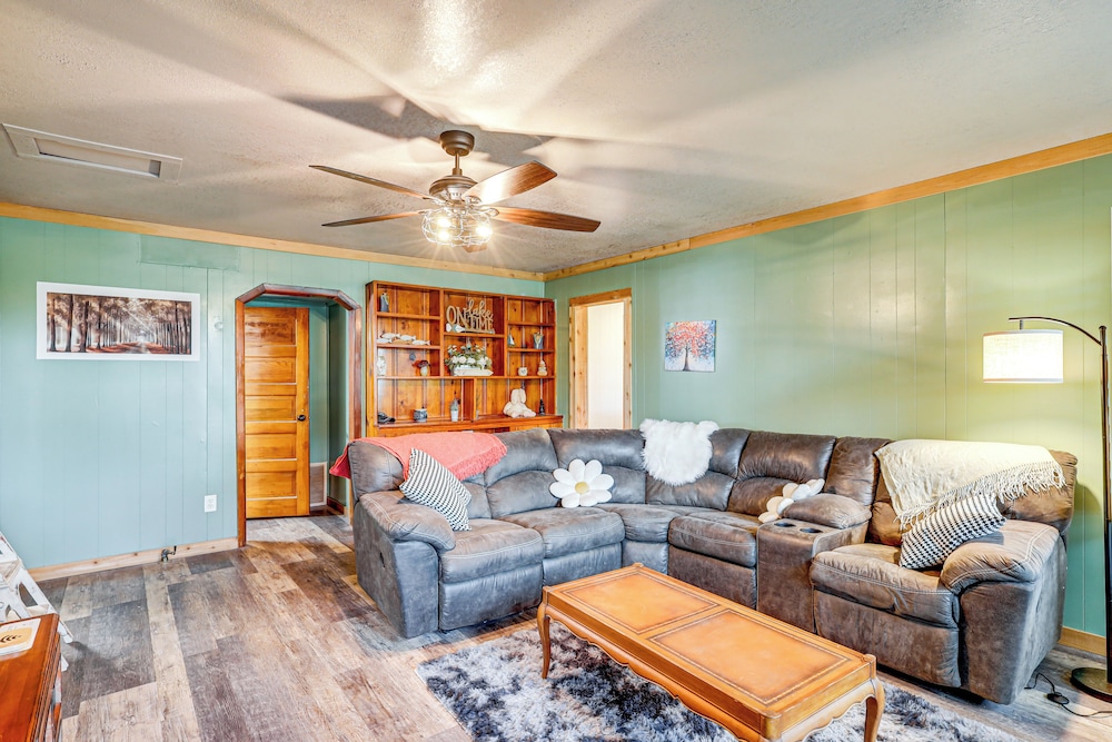 Deck, Hot Tub & Lake View: Brownwood Home!