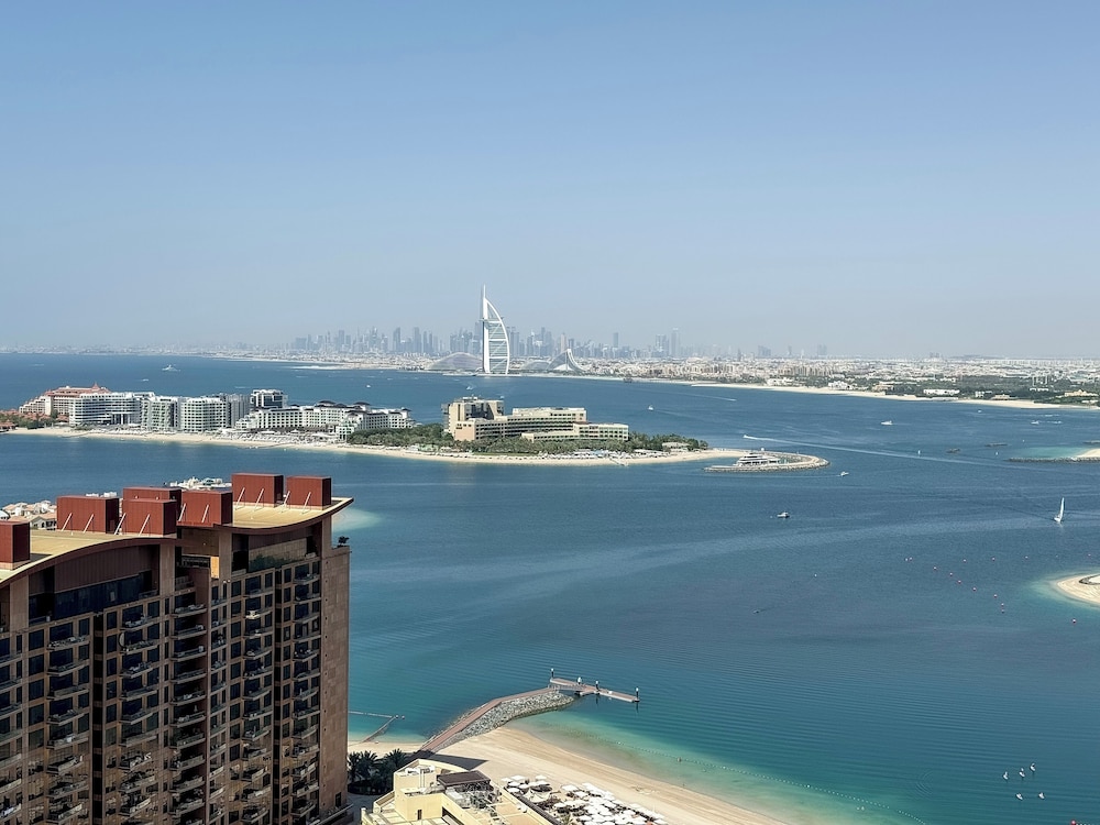 Bird's-eye view studio PalmTower