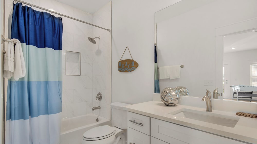 Spacious 4BR With 2 Master Suites, Golf Cart, .3 Miles to Beach - Sleeps 15
