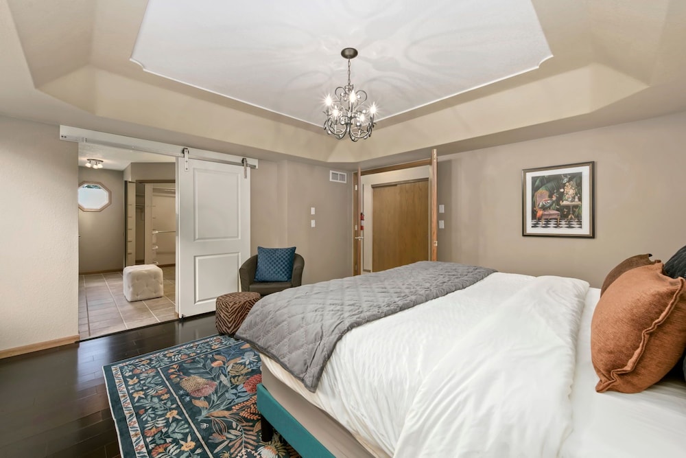 Shady Grove 4 King Beds, Dog Run & Outdoor Fun
