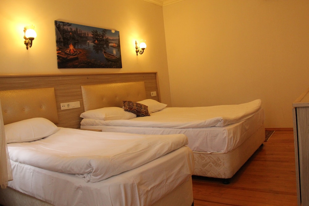 Jasmine Daire - Image 15