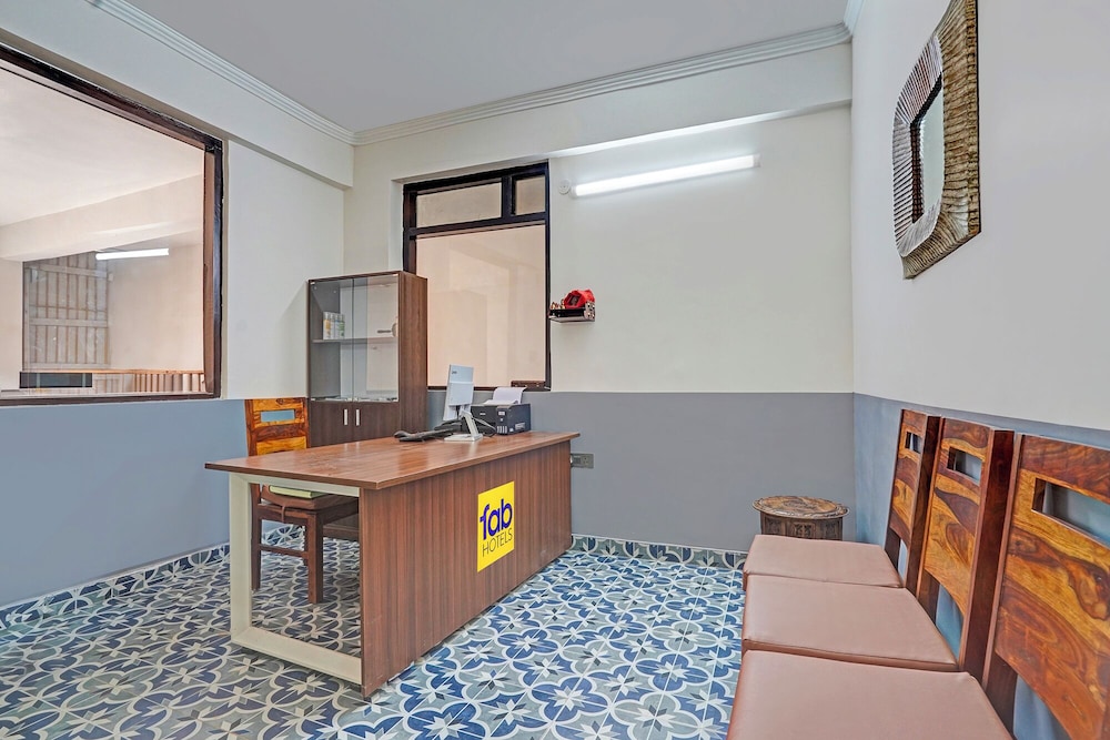 Fabhotel Hazel Town House