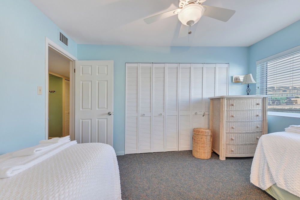 Jacksonville Beach Costa Verde 2319-102 by Distinctive Beach Rentals