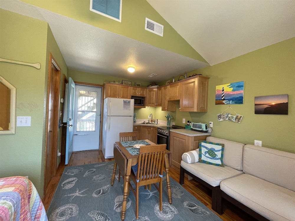 19 Oceans Door West Studio Bedroom Condo by RedAwning view 5