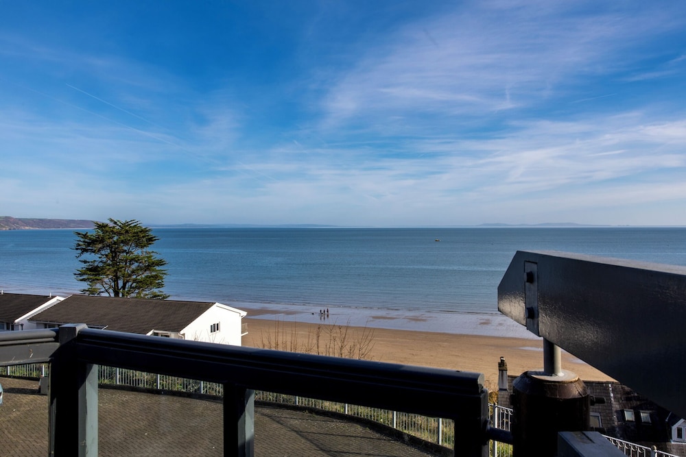 The Chandlery - Panoramic Sea Views With Parking