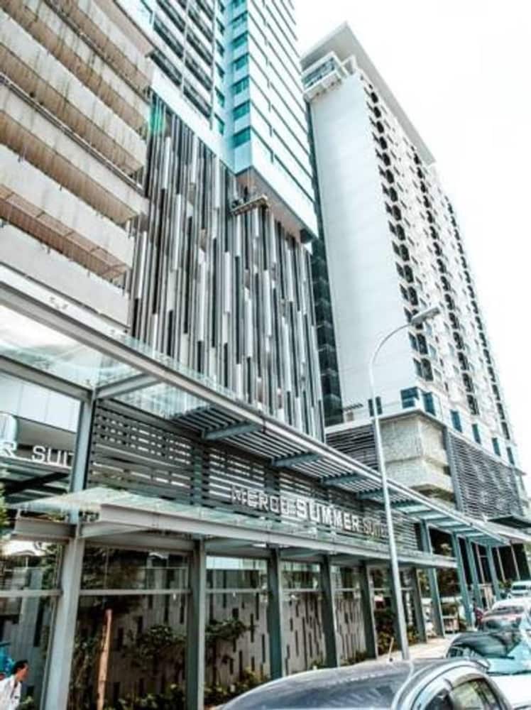 Summer Suites Residences By Plush