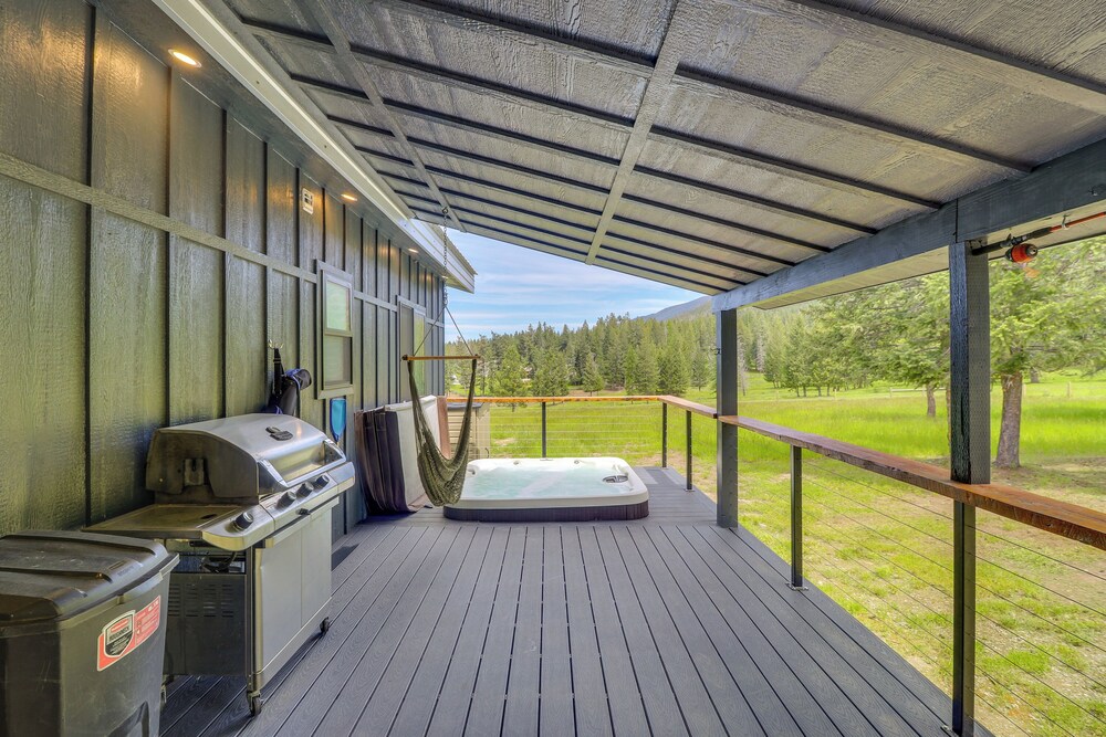 Hot Tub & Views: 'sunset Valley Retreat' in Eureka view 5