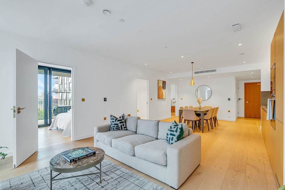 Polished 3-bedroom Condo