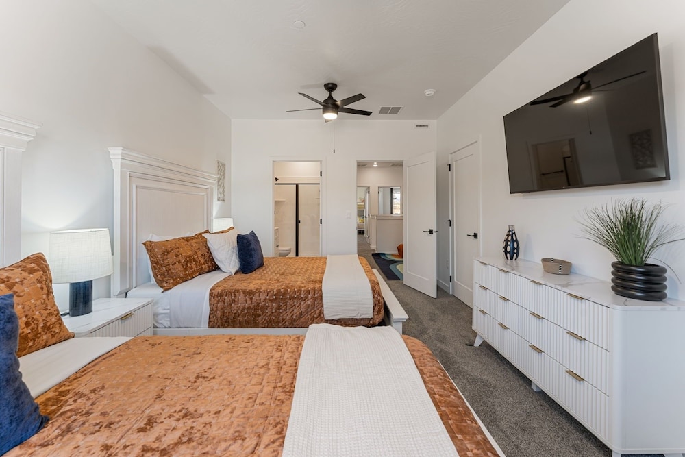 Ripples And Rocks Adventure House 4 Bedroom Townhouse