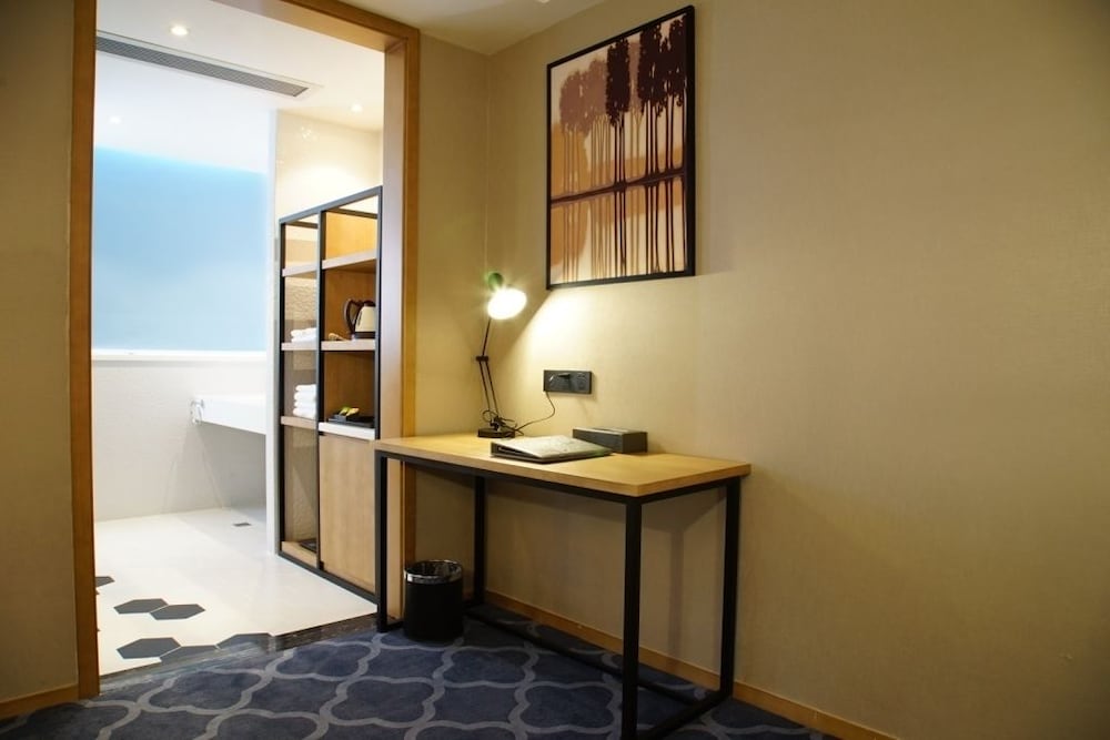 One Flight Apartment Bao'an Branch