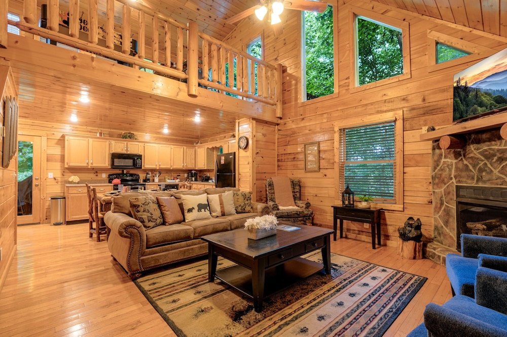 Rosey Bear 2 Bedroom Cabin