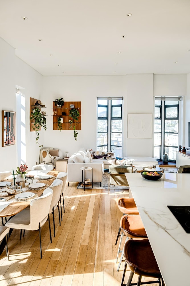 Contemporary 2bed in Art Deco Heritage Site Elevea
