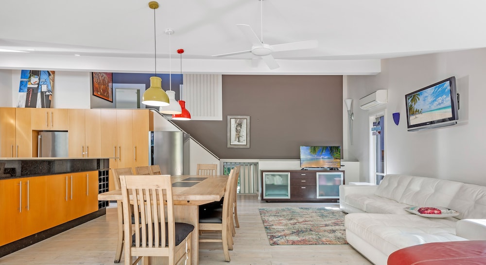 Kozyguru | Glebe | Cozy 2 Bedroom Terrace House