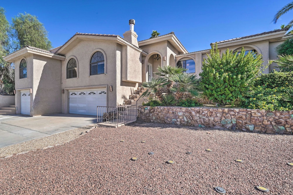 Putting Green & Pool Table: Lake Havasu City Gem!