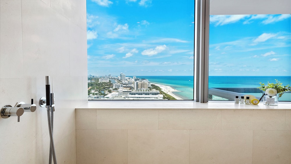 Luxury Vacation Rentals at The Setai by LRMB