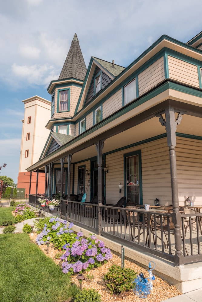 Dennison Street Inn Bed & Breakfast