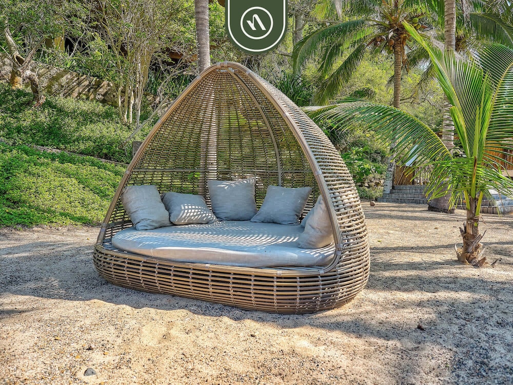 Luxury Oceanfront Villa - Private Beach - Pool