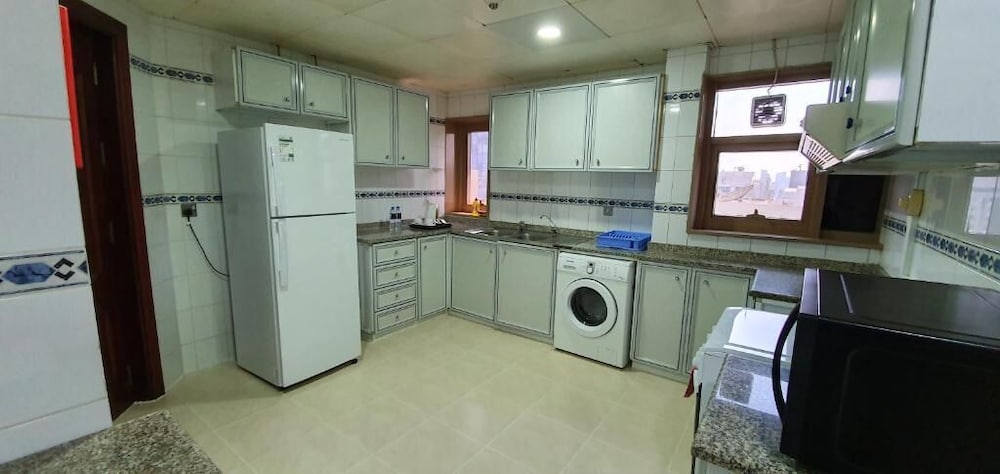 Abu Dhabi Vacations - Ivory Hotel Apartment - Property Image 5