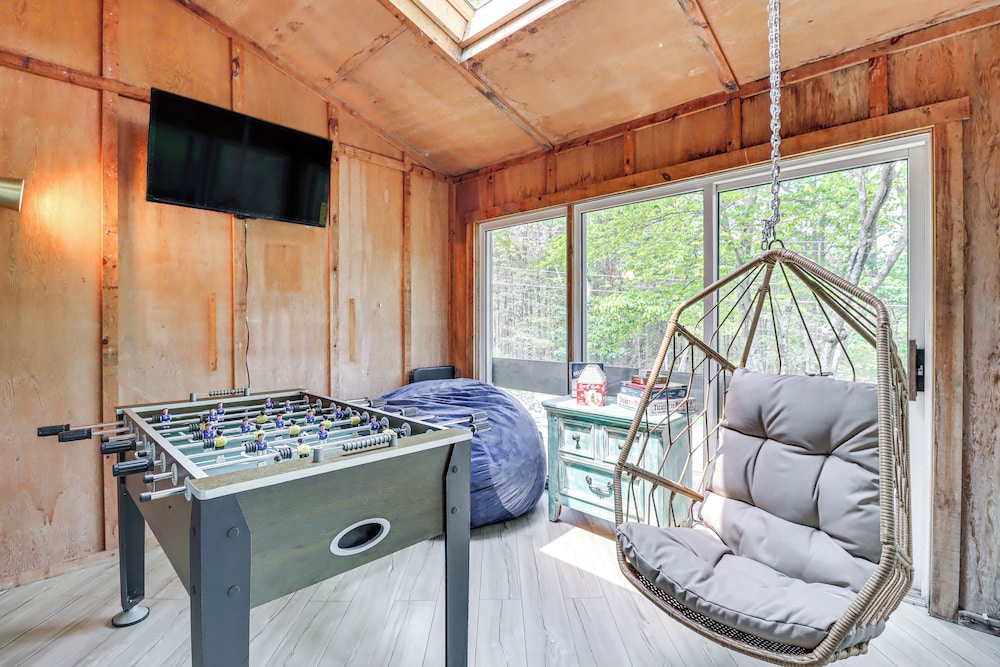 Steps to Jack Frost Ski Resort: Townhome w/ Decks