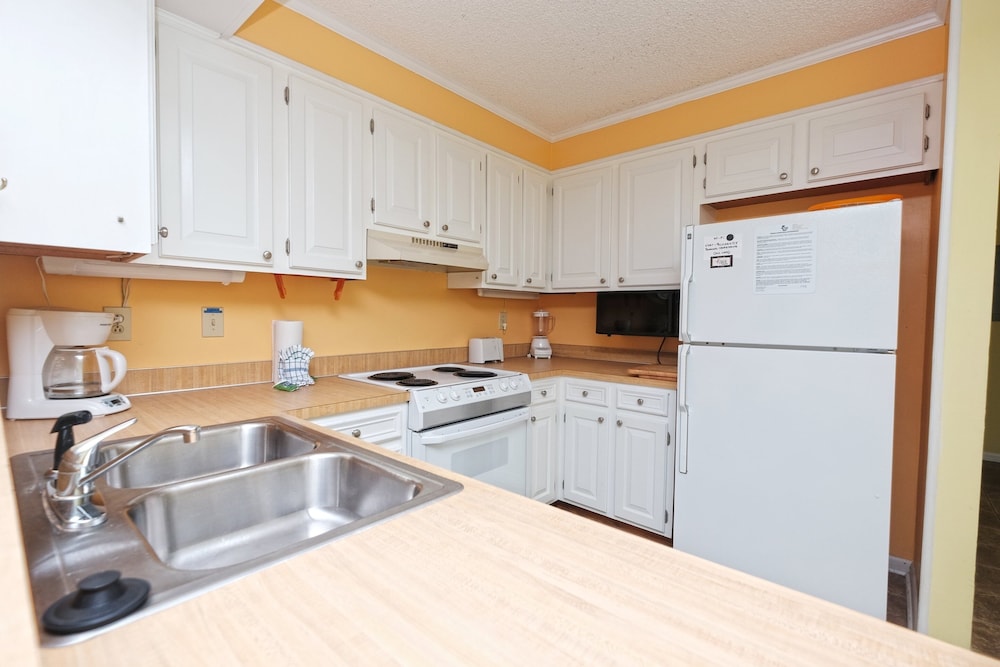 Pelican Landing 125 3 Bedroom Condo