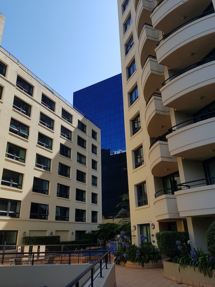 Parramatta Hotel in Mantra Building view 4